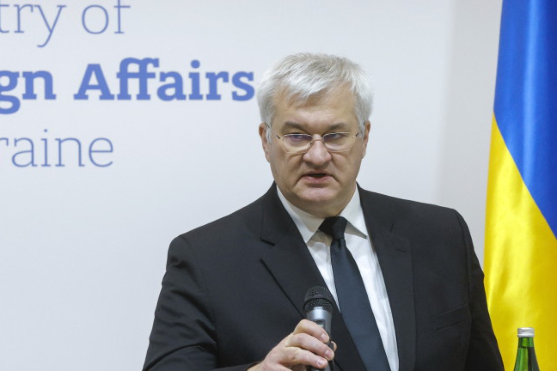 Унгария арестува 7 украински пратеници с 80 млн. долара